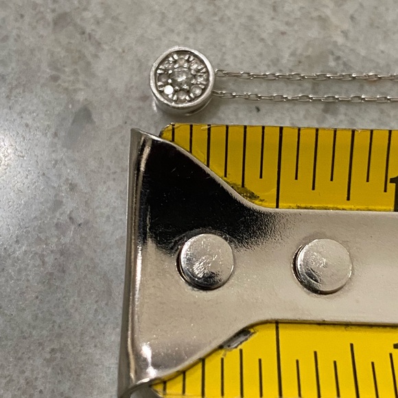 Elegant 925 Silver Necklace with diamond Pendant - Picture 7 of 9